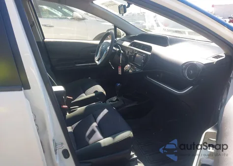 2016 Toyota Prius C Two z USA, uszkodzony, nr VIN JTDKDTB30G1121928